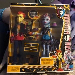Monster High Home Ick Abbey Bominable & Heath Burn